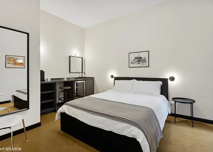 Logan Inn Отель