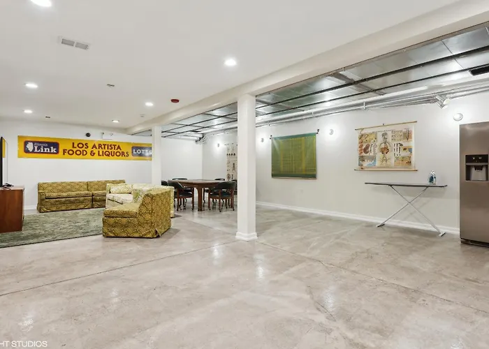 Logan Inn Отель 2*